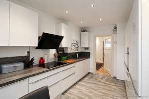 Wunderschöne, seltene Gelegenheit im Herzen der Südstadt, 4 Zimmer mit ca. 165 m² und Wintergarten – Altenbekener Damm 41, 30173 Südstadt, Hannover – Vorschaubild 12