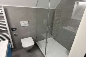 Erstbezug nach Sanierung | Moderne 2-Zi.-DG-Wohnung in Weilimdorf – Glemsgaustraße 62, 70499 Weilimdorf (Ortsteil), Stuttgart – Vorschaubild 2