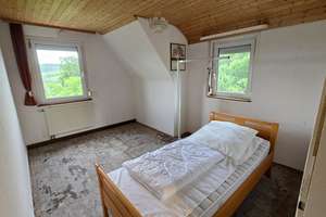 Einfamilienhaus mit großem Garten, überdachtem Balkon, Terrasse und 3 Garagen sucht neue Familie! – Die vollständige Adresse der Immobilie erhältst du vom Anbieter., 71263 Weil der Stadt – Vorschaubild 15
