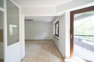 Helle 2-Zimmer-Wohnung mit Balkon, Tiefgaragenstellplatz und Top-Lage am Rhein – Oberländer Ufer 162, 50968 Marienburg, Köln – Vorschaubild 5