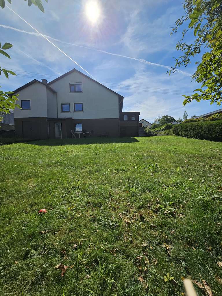 Immobilie in Aldingen - Aldingen: Gr. 1 - Fam.Haus mit Einliegerwohnung + Baugrundst., Garten + Garage - Bild 3