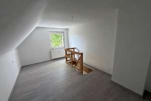 Wohnen auf zwei Ebenen! Renovierte 4-Zimmer-Maisonette mit Balkon in Salzgitter-Bad – 38259 Salzgitter-Bad, Salzgitter – Vorschaubild 2