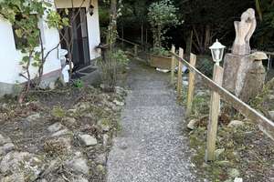 Tolles Haus mit Einliegerwohnung für Naturliebhaber!
Grundstück mit Bach !
Mehrgenerationenhaus – Die vollständige Adresse der Immobilie erhältst du vom Anbieter., 79410 Badenweiler – Vorschaubild 13