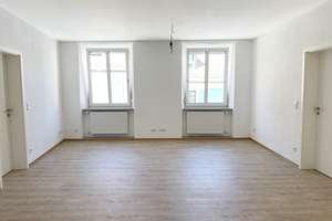 Schöne renovierte 3-Zimmer Altbauwohnung in Straubing (Kernstadt) – Fürstenstraße 8, 94315 Kernstadt, Straubing – Vorschaubild 2