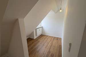 Galerie-Dachgeschosswohnung in Obermenzing mit luxuriöser Küche -Erstbezug n. hochwertiger Sanierung – Verdistr. 94, 81247 Obermenzing, München – Vorschaubild 6