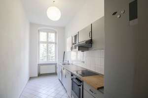 Bezugsfreie 2-Zimmer-Altbauwohnung in Berlin Pankow mit Balkon  – Die vollständige Adresse der Immobilie erhältst du vom Anbieter., 13187 Pankow (Ortsteil), Berlin – Vorschaubild 3