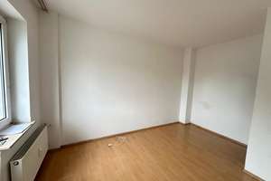 HAFENNAHE HOCHP ARTERRE-WOHNUNG IN TOPLAGE – SONNIGER BALKON