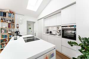 Neuwertige DG-Wohnung mit Terrasse und offenem Grundriss – Die vollständige Adresse der Immobilie erhältst du vom Anbieter., 80634 Neuhausen, München – Vorschaubild 8