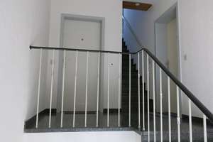schöne Dachgeschosswohnung löffelfertig 1ZiKüB mit Einbauküche, voll möbliert – Mühlenbroicher Weg 143, 40472 Rath, Düsseldorf – Vorschaubild 17