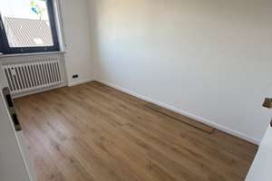 Erstbezug nach Sanierung: Sonnige Dachterrassenwohnung mit neuem Bad, neuer Einbauküche – Die vollständige Adresse der Immobilie erhältst du vom Anbieter., 74081 Sontheim, Heilbronn – Vorschaubild 5