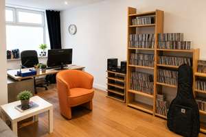 3-Zimmer-Souterrainwohnung mit Terrasse in Hamburg-St. Pauli – Simon-von-Utrecht-Straße 90, 20359 St. Pauli, Hamburg – Vorschaubild 4