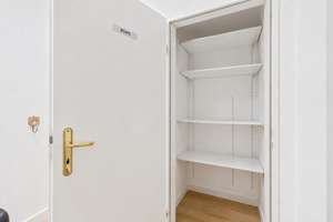 Großzügige 4,5-Zimmer-Wohnung mit zwei Balkonen und zwei Stellplätzen in Düsseldorf-Mörsenbroich – 40470 Mörsenbroich, Düsseldorf – Vorschaubild 11
