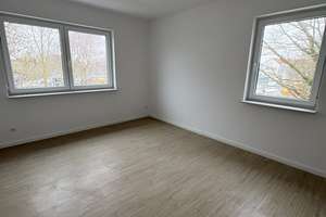 Zur Selbstnutzung! barrierearme 4-Raumwohnung mit Vollbad, FB-Hzg., HWR, Kamin und Süd-Balkon – Neubrandenburger Straße 0, 18055 Brinckmansdorf, Rostock – Vorschaubild 12