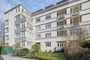 Licht und Raum in saniertem Altbau