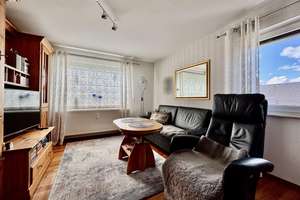 Sonnige 2-Zimmer-Dachgeschosswohnung mit gemütlichem Flair und Weitblick auf Geislingen – Die vollständige Adresse der Immobilie erhältst du vom Anbieter., 72351 Geislingen – Vorschaubild 2