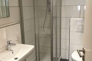 Helle, neuwertige 2-Zimmer-Wohnung mit Balkon und EBK – Crevennastraße 8, 97072 Altstadt, Würzburg – Vorschaubild 9
