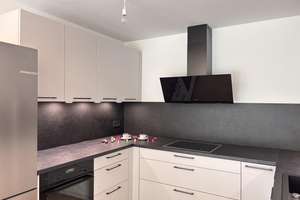 Moderne 2-Zimmer-Neubau-Wohnung mit Küche, Balkon und 2 Stellplätzen in Nürtingen-Oberensingen – 72622 Nürtingen – Vorschaubild 3