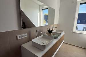 Geräumige 96 m² Wohnung in Frankfurt Berkersheim-Teilmöbeliert – Am Dachsberg 97, 60435 Berkersheim, Frankfurt am Main – Vorschaubild 2