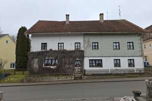 Ideal für Handwerker! Sehr großzügiges, renovierungsbedürftiges Haus in Wurmannsquick, OT Rogglfing – Die vollständige Adresse der Immobilie erhältst du vom Anbieter., 84329 Wurmannsquick – Vorschaubild 2