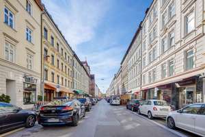 Maxvorstadt: Amalienstraße, Kleines Refugium mit Dachterrasse und Tiefgarage - frei ab 10/26 – Die vollständige Adresse der Immobilie erhältst du vom Anbieter., 80799 Universität, München – Vorschaubild 16