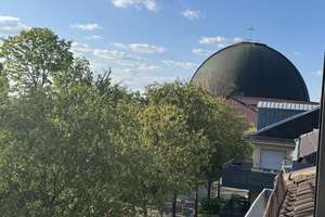 Attraktive DG-Wohnung -  Citylage im Grünen an Kuppelkirche, hohe Lebensqualität; von privat