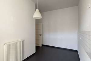 Düsseltal - 2 Raum Altbau Wohnung mit hohen Decken und Balkon – Ahnfeldstraße 83, 40239 Düsseltal, Düsseldorf – Vorschaubild 7