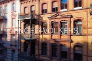 Charmante Altbauwohnung in Bestlage der Innenstadt mit viel Platz und zwei sonnigen Balkonen