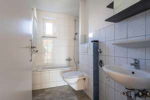 Renovierungsbedürftige 2-Zimmer-Wohnung mit Balkon und Außenstellplatz im Augustinviertel! – Die vollständige Adresse der Immobilie erhältst du vom Anbieter., 85053 Südost, Ingolstadt – Vorschaubild 6