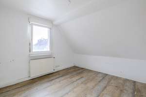 3-Familienhaus mit Gewerbehalle –  großes Entwicklungspotenzial – Die vollständige Adresse der Immobilie erhältst du vom Anbieter., 70376 Münster, Stuttgart – Vorschaubild 8