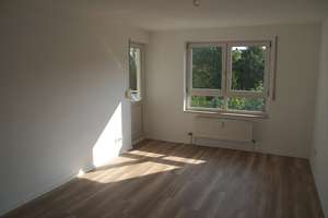 2 Zweiraum WE jeweils mit Balkon, PkW- Stellpl. und TG- Stelllpl. sowie Lift zu verkaufen!!! – Bayreuther Straße 8 - 10, 9130 Sonnenberg, Chemnitz – Vorschaubild 5