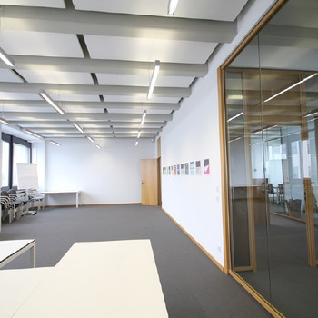 STOCK - helle Bürofläche | renovierte Eingangsbereiche | attraktiv