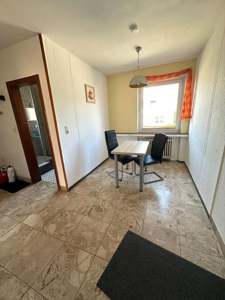 Immobilie in Giesen - Einfamilienhaus mit Einliegerwohnung  in guter Wohnlage in Giesen zu verkaufen - Bild 1