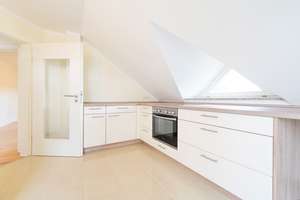 Attraktive 2-RW* DG* West-Balkon* moderne EBK* Tageslichtbad mit Wanne* Abstellraum* grüne Wohnlage* – Stephensonstraße 1, 1259 Leuben (Stadtteil), Dresden – Vorschaubild 4