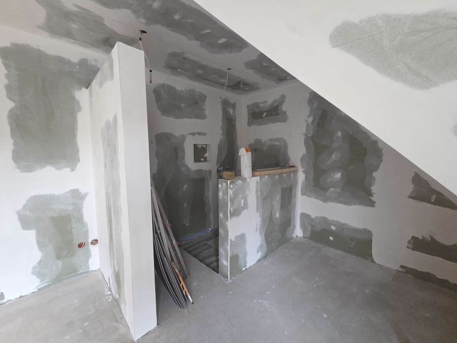 Immobilie in Rauhenebrach - Junges und großes EFH in ruhiger, sonniger Siedlungslage (Wfl. 220 m² / Grund 949 m²) mit Doppelg - Bild 7