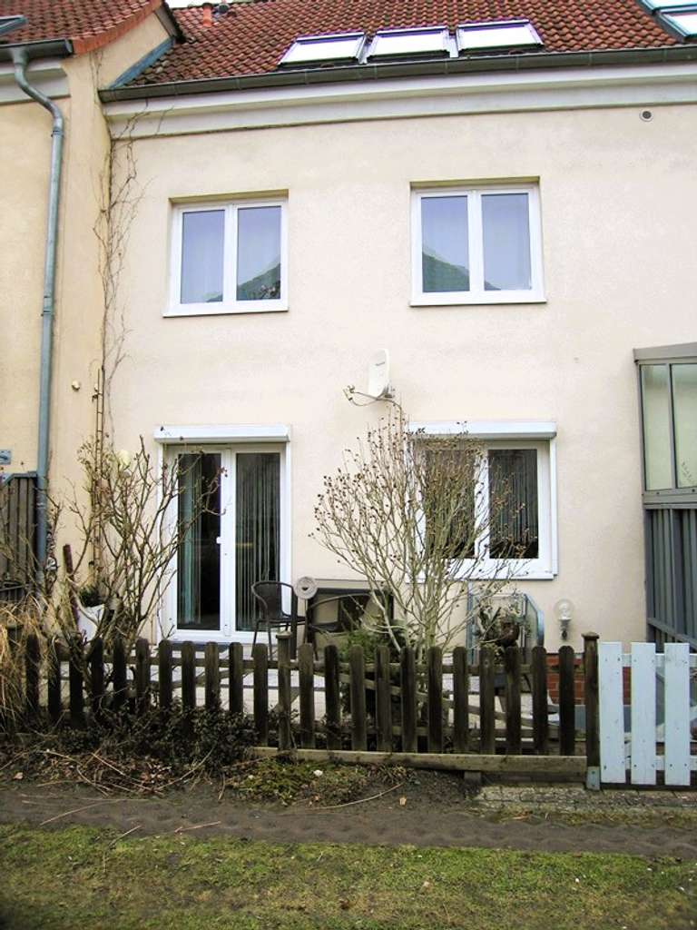 Immobilie in Anklam - gepflegtes Reihenmittelhaus fußläufig vom Klinikum entfernt - Bild 1