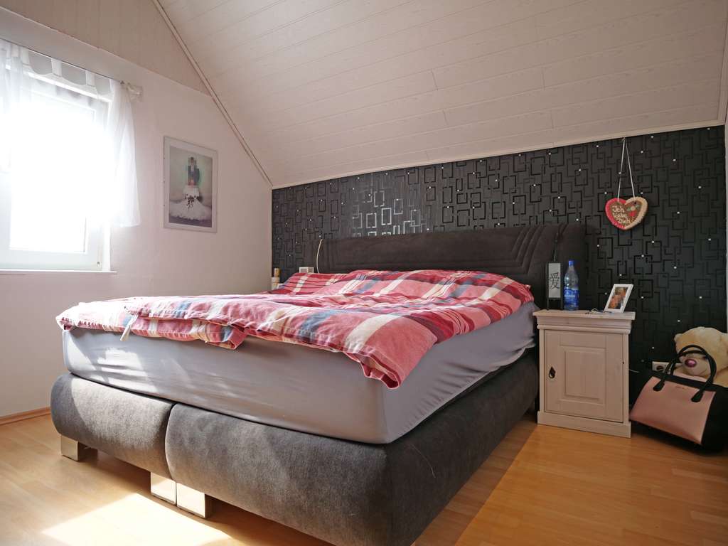 Immobilie in Bechtolsheim - Modernisierter Wohnraum mit Scheunen-Potential - Bild 4