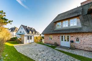 Refugium unter Reet
DHH in Toplage von Wenningstedt-
Genehmigte Ferienvermietung! – Die vollständige Adresse der Immobilie erhältst du vom Anbieter., 25996 Wenningstedt-Braderup (Sylt) – Vorschaubild 49