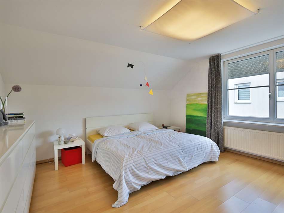 Geräumiges Schlafzimmer