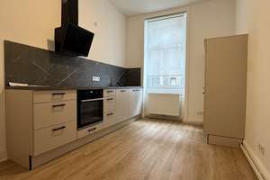 Kernsanierte 2-Zimmer-Altbauwohnung mit neuer Einbauküche im Herzen von Wiesbaden
