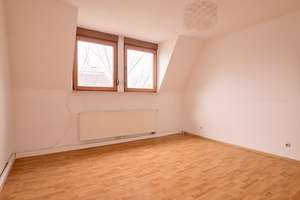 Altbaujuwel mit Balkon 4 Zimmer im Herzen von Bad Cannstatt – Die vollständige Adresse der Immobilie erhältst du vom Anbieter., 70376 Oberer Schlossgarten, Stuttgart – Vorschaubild 13