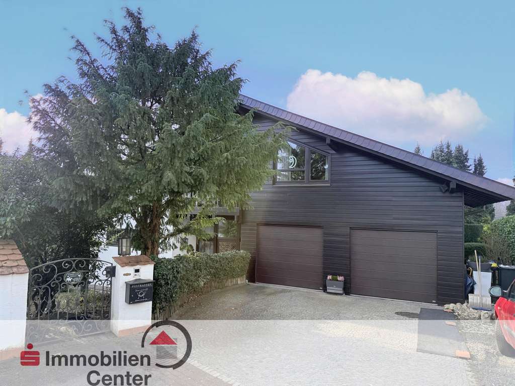 Immobilie in Merzig - Exklusives Landhaus mit großem Grundstück und ELW in begehrter Wohnlage von Brotdorf! - Bild 0