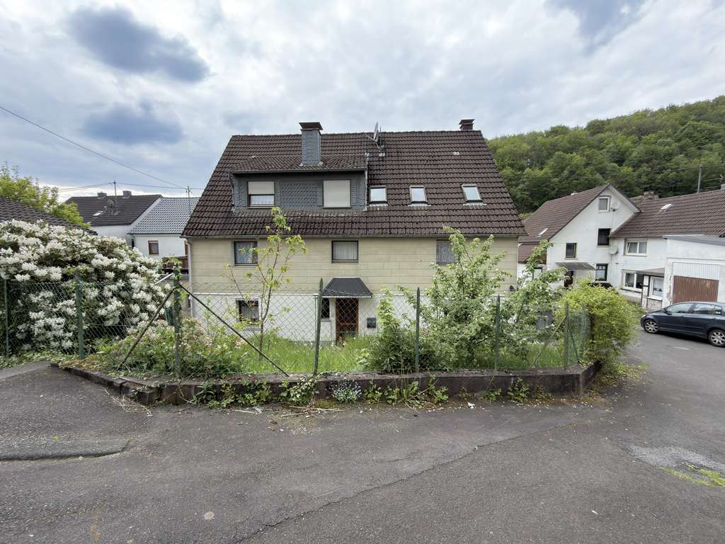 Immobilie in Engelskirchen - Charmantes Einfamilienhaus mit Atelier & Entwicklungspotenzial – 45 km von Köln, mitten im Grünen - Bild 2