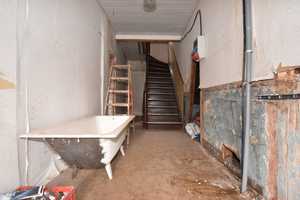 Einfamilienhaus in zentraler Lage zum Selbstausbau ! – Suhl – Vorschaubild 3