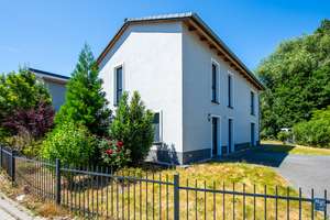 Traumhaft idyllisch: Modernes Einfamilienhaus mit Garten - S-Bahn-Anbindung - ab sofort bezugsfrei! – Teltower Berge 29, 15831 Blankenfelde-Mahlow – Vorschaubild 1