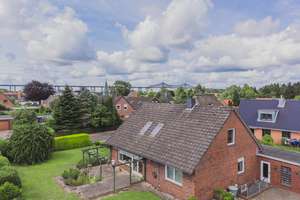 Raum für kreative Köpfe - Einfamilienhaus mit Platz und Fläche für Gestalter in ruhiger Umgebung – Die vollständige Adresse der Immobilie erhältst du vom Anbieter., 24783 Osterrönfeld – Vorschaubild 1