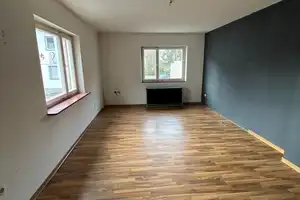 2-Fam.-Wohnhaus in zentraler Lage von Poppenhausen *in Kürze zur freien Nutzung – Schweinfurt (Kreis) – Vorschaubild 3