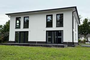 Bezugsfertige Neubau-Doppelhaushälfte mit Luxusausstattung & privater Zufahrt – Die vollständige Adresse der Immobilie erhältst du vom Anbieter., 15287 Blankenfelde-Mahlow – Vorschaubild 3