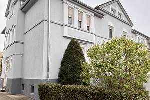 Gelsenkirchen in grün gewachsener Umgebung, Dreifamilienhaus Garten und zwei Garagen!!