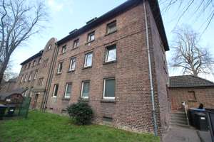 Duisburg- Beeckerwerth, sanierte schöne 3 Zimmer Wohnung im 3- Familienhaus