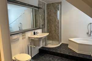 Property thumbnail 11